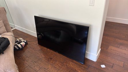 55-inch class 1080p Full HD Smart LED-LCD television