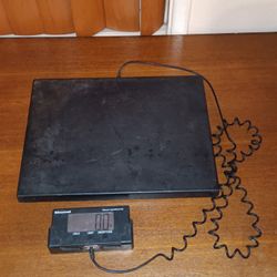 Brecknell Battery Operated Commercial Grade Digital Scale 180KG/400lbs Capacity (BPS400) $75