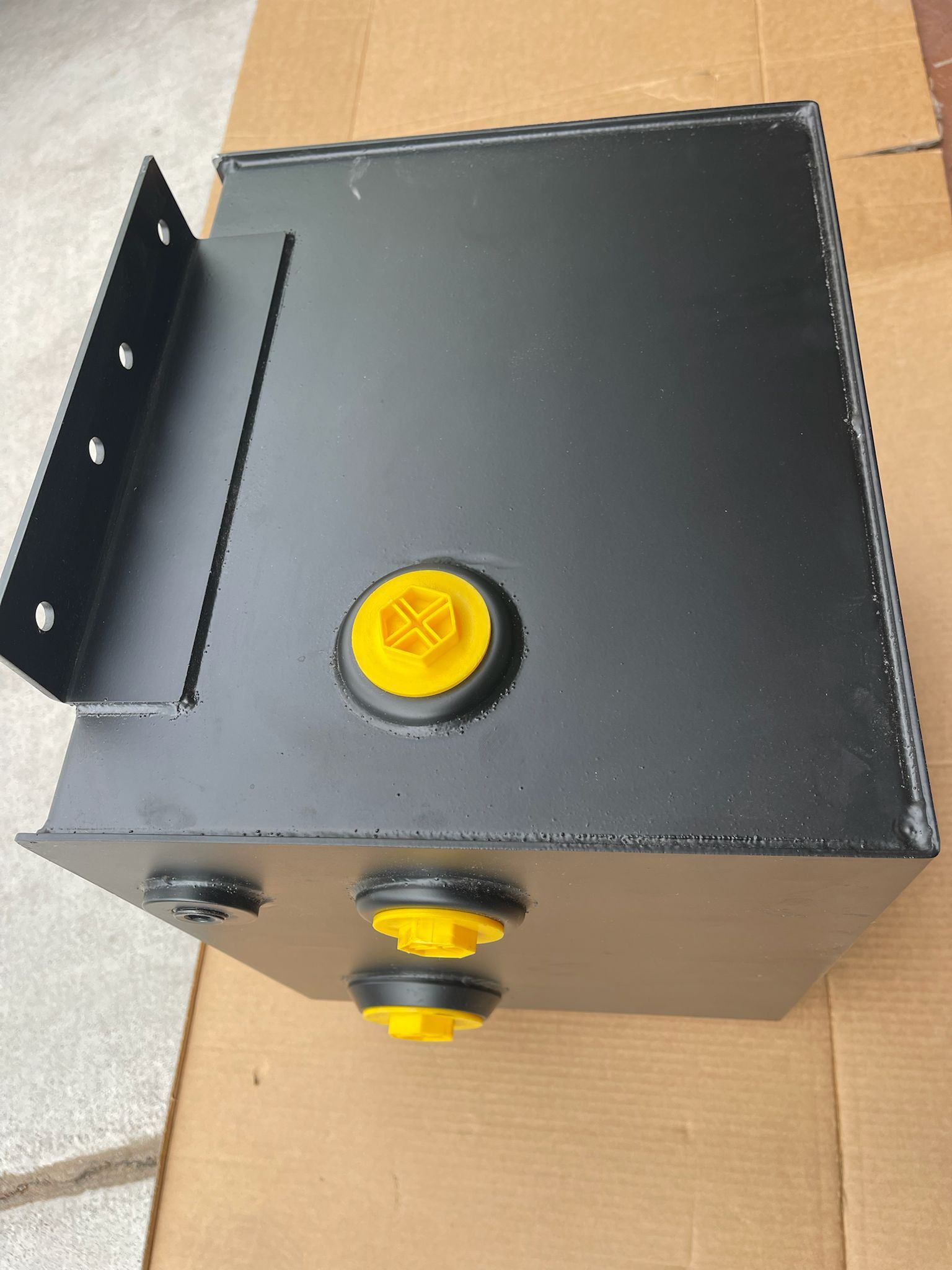 7-gallon hidraulic fluid reservoir oil tank.