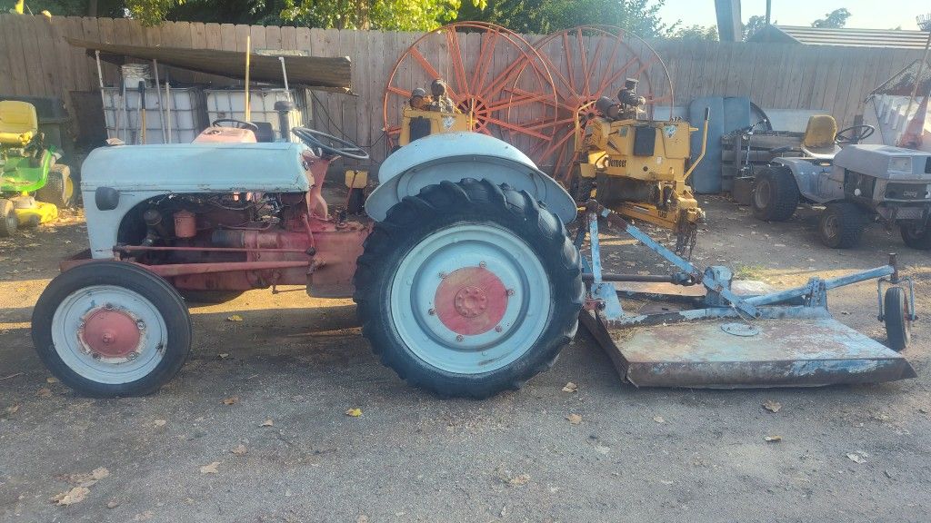 Ford Tractor N8 Runs Good