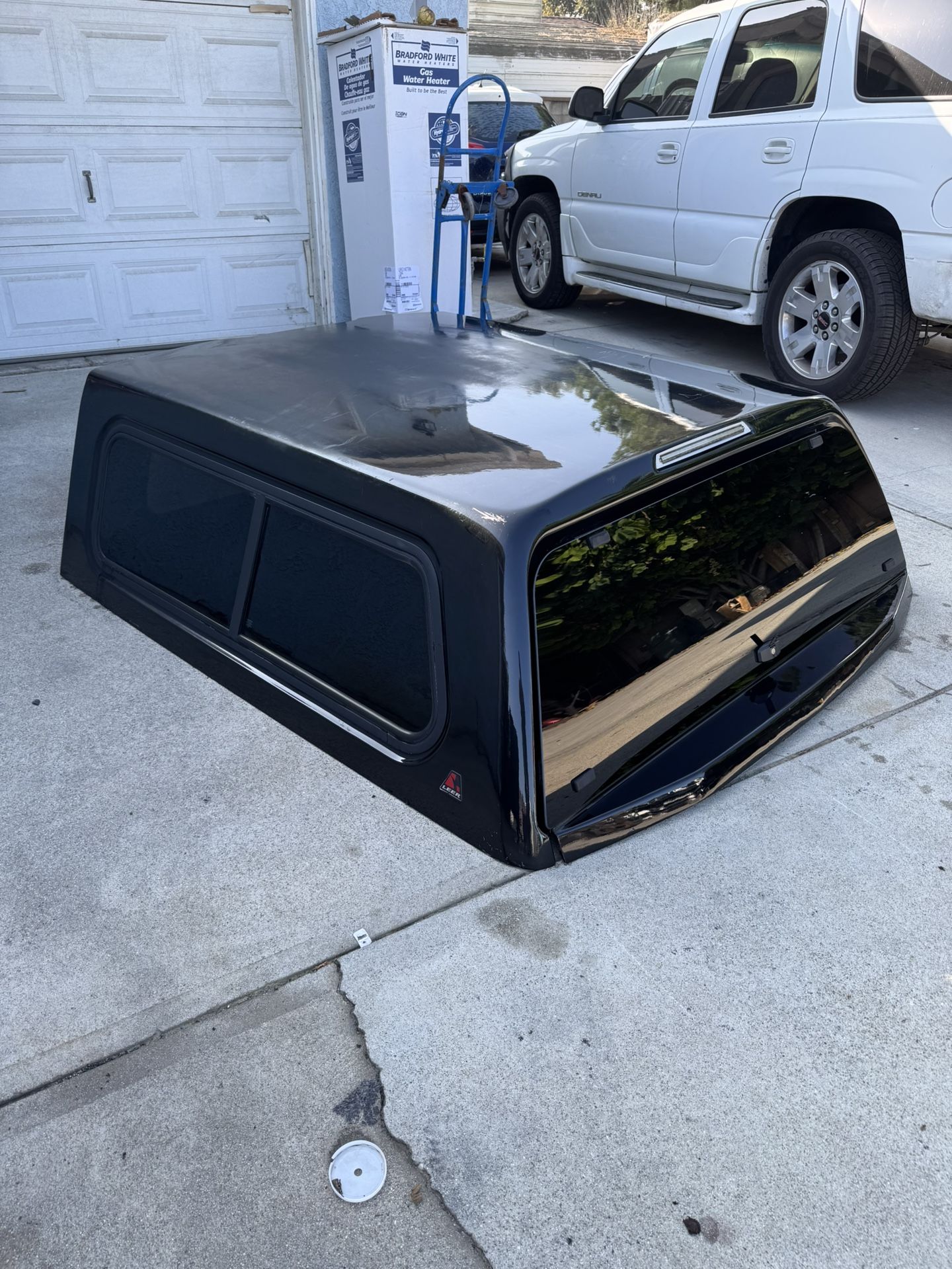 Leer 100XR 2015/2020 Ford F 150 Super Crew  5’5” 