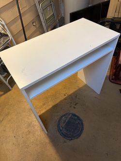 Small White Desk with Shelf – Great for Small Spaces