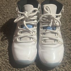 Air Jordan 11 Retro (GS) 7y come’s with box