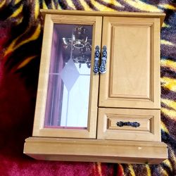 Jewelry box 11x13 looks new