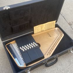 Oscar Schmidt autoharp