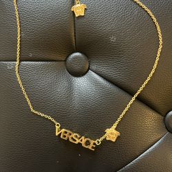 Women Gold Medusa face necklace