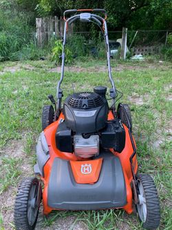 Husqvarna-Honda self propelled lawnmower