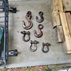 Metal Hooks And Shackles 