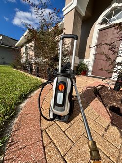 Electric Pressure Washer with Spray Wand