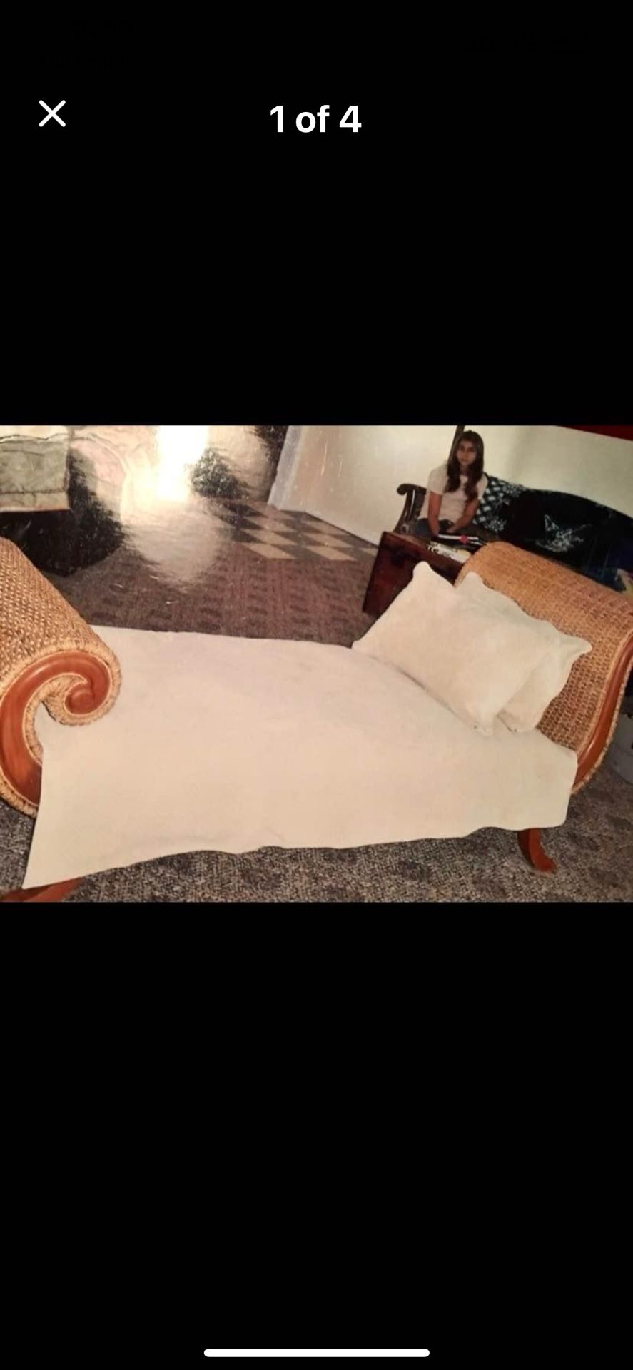 French Style Daybed (Antique )