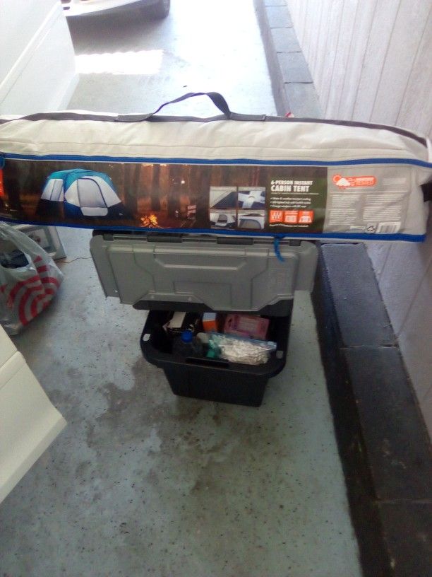 Six Persons Instant Tent