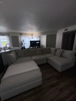 Large Gray Modular Sectional Sofa with Chaise