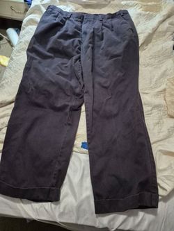 nice pair of pants with cufs on the bottom no tears or staims 38\30