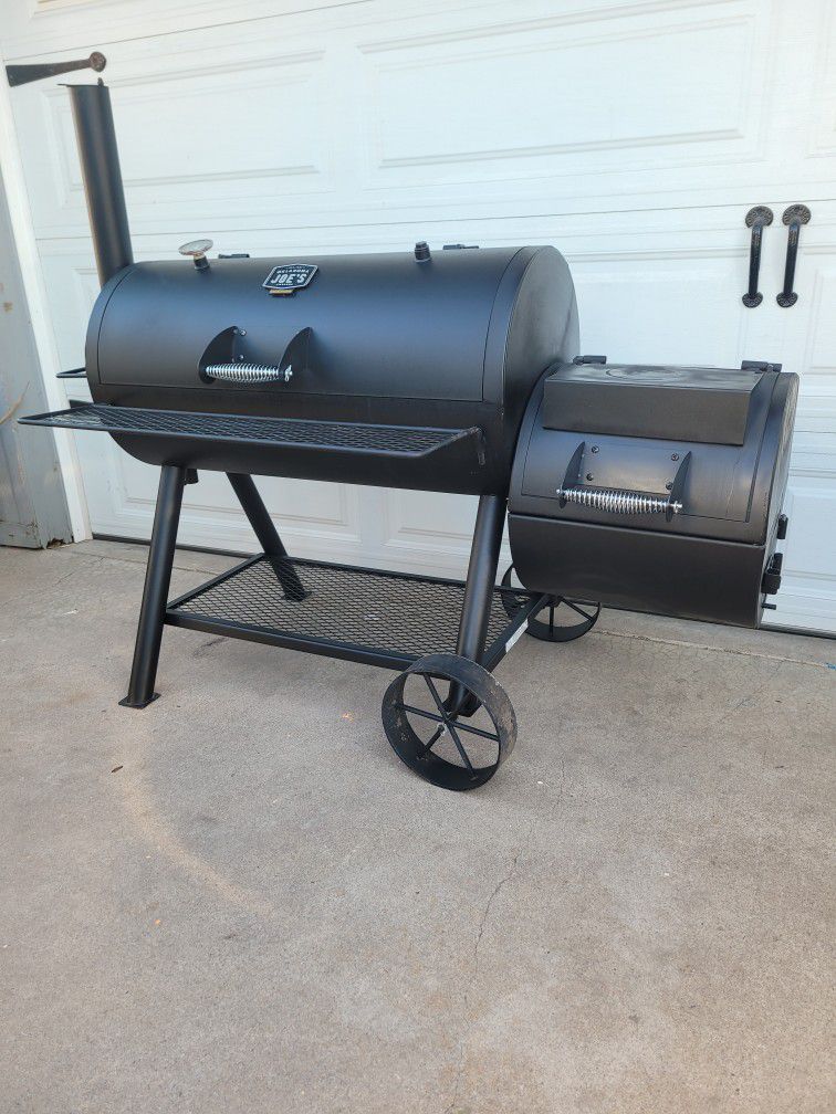 Oklahoma Joe's Charcoal & Smoker BBQ-Grill  / Asador- Ahumador 