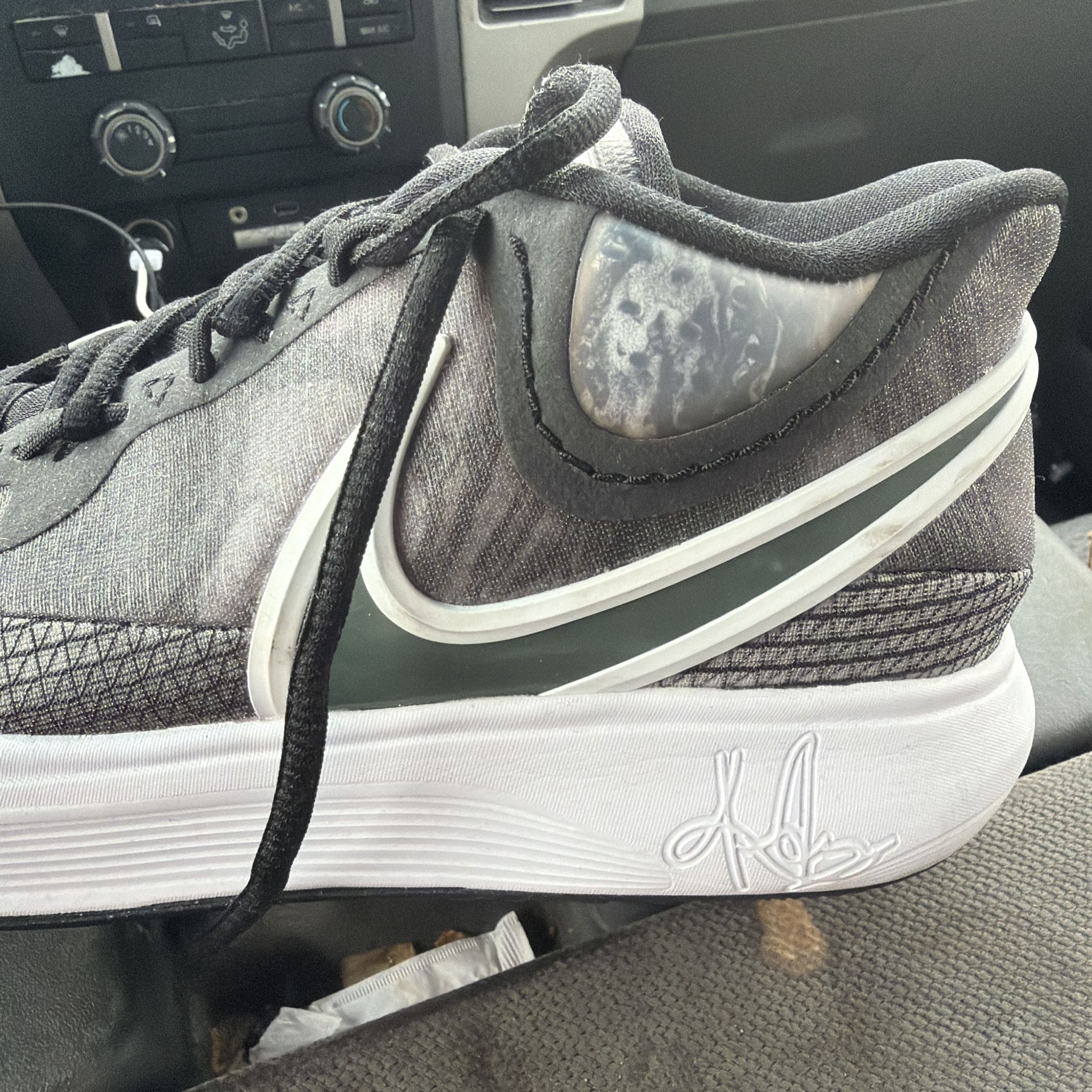 Kyrie Irving 8