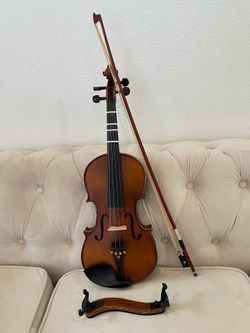 Like New 4/4 Full Size Violin Outfit – Complete Set with Case & Accessories