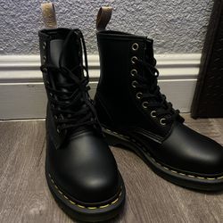 Boots Size 5 