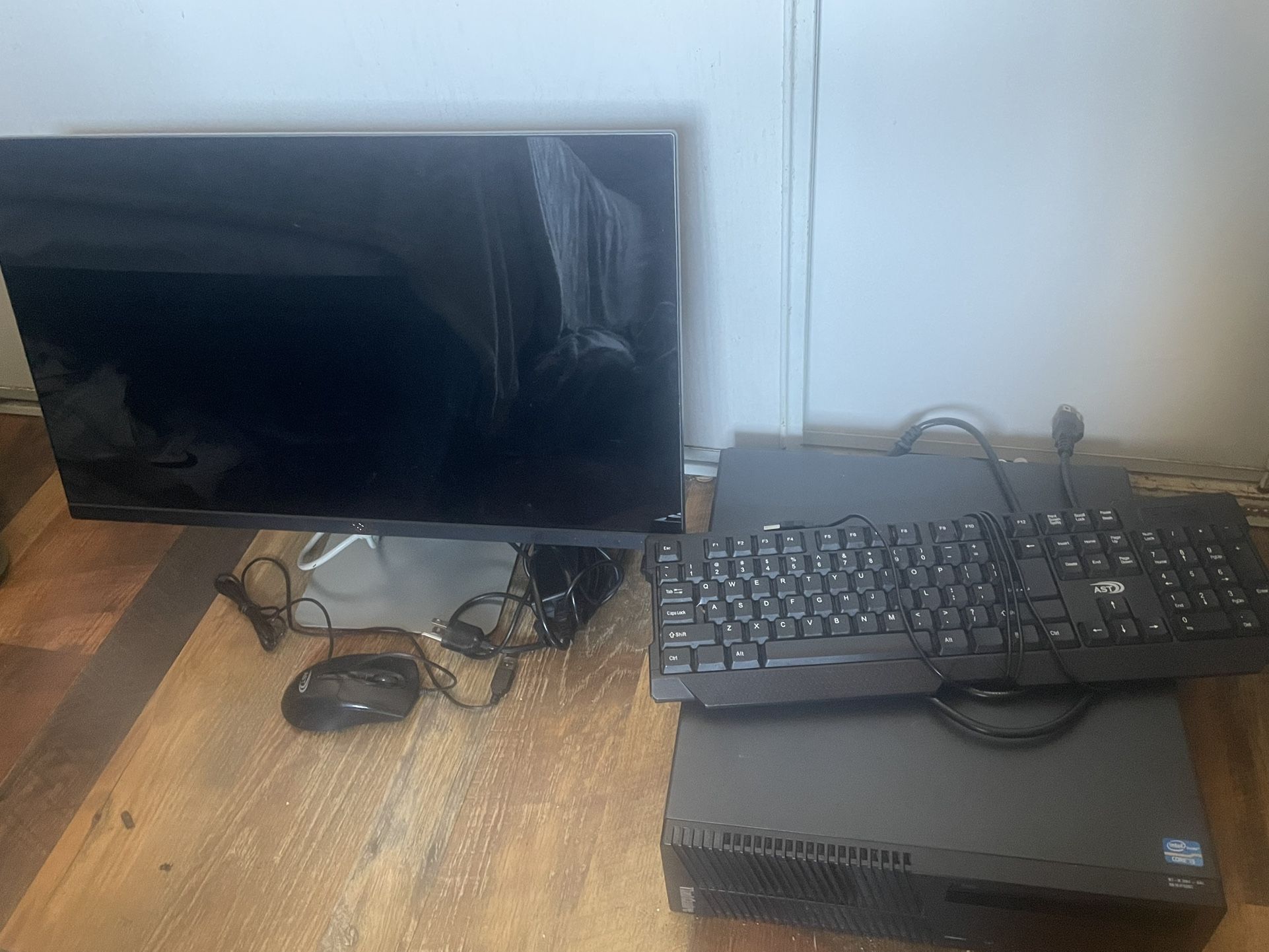 Lenovo Computer Set Up With Dell Monitor 