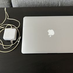 MacBook Air i5 1.6GHz 13" (Early 2015) 256GB SSD