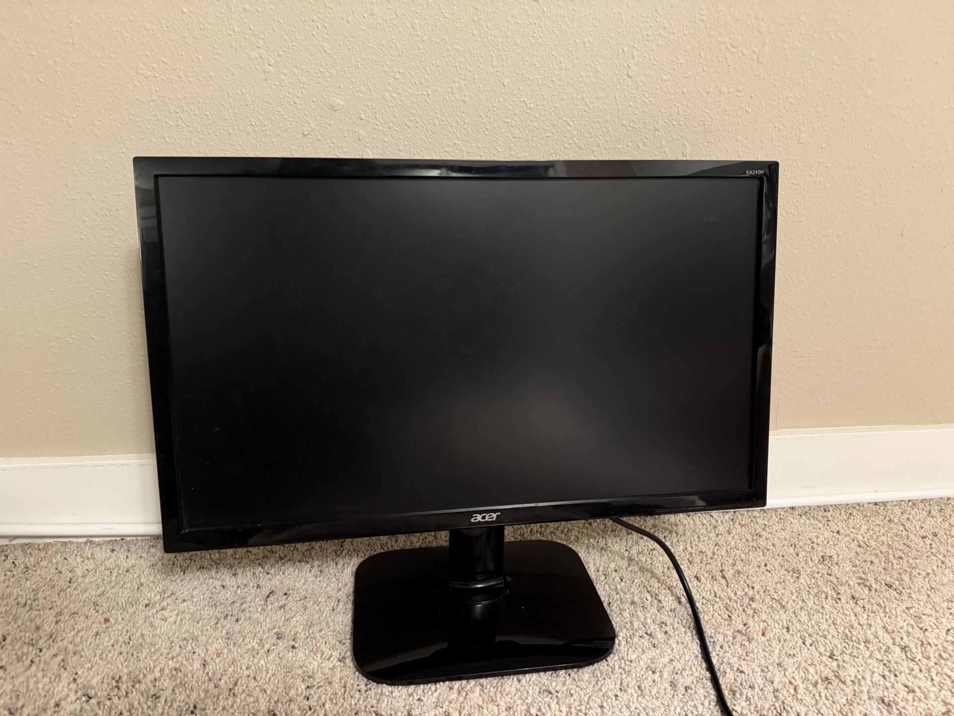 Acer Monitor (2 count) - Pending