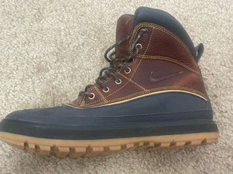 Nike boots acg size 8.5