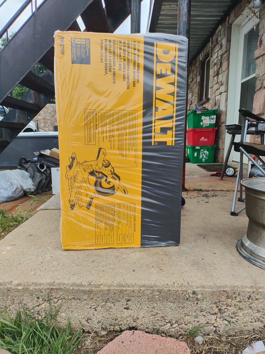 12-in Sliding Compound Miter Saw