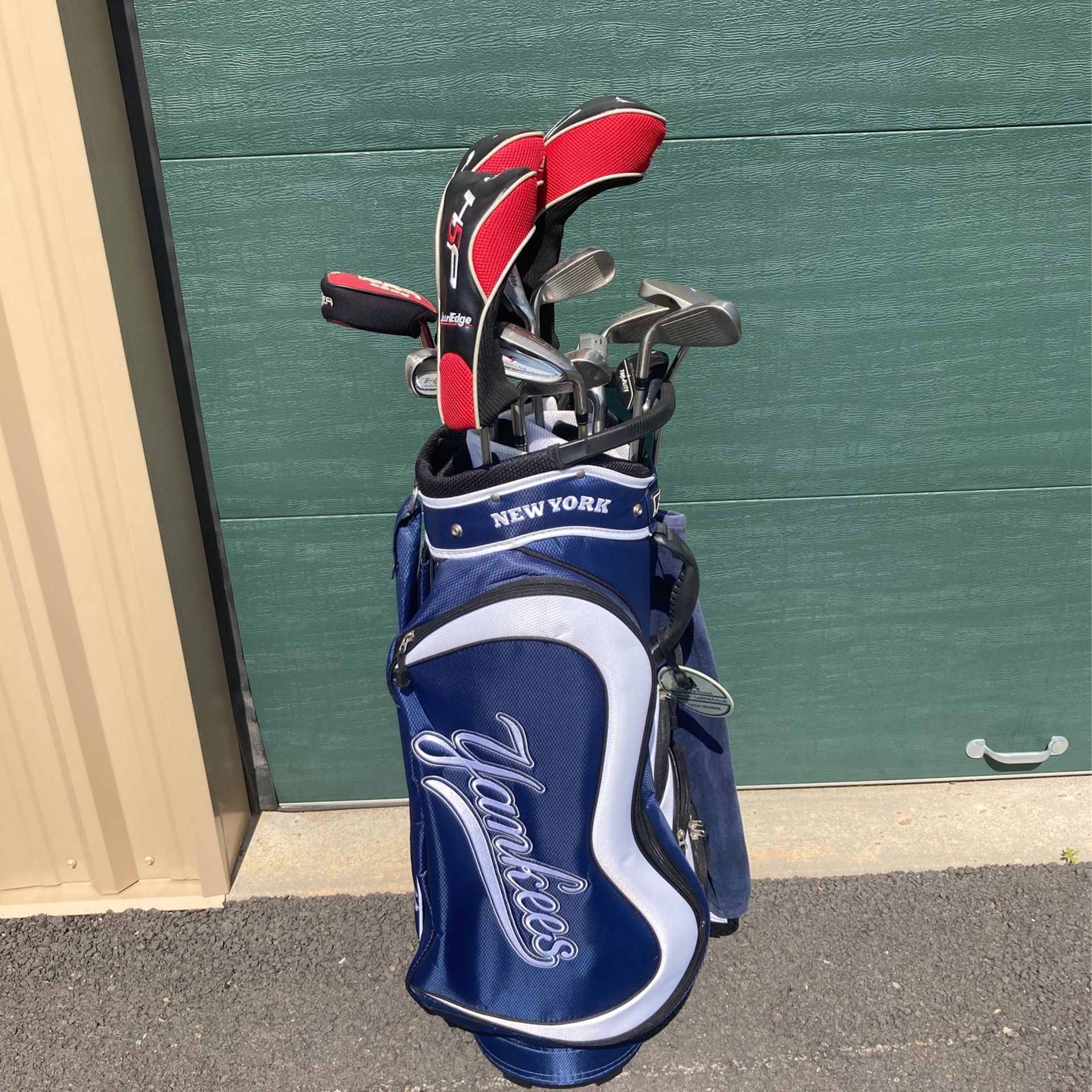 Yankee Golf Bag And Tour Edge Clubs