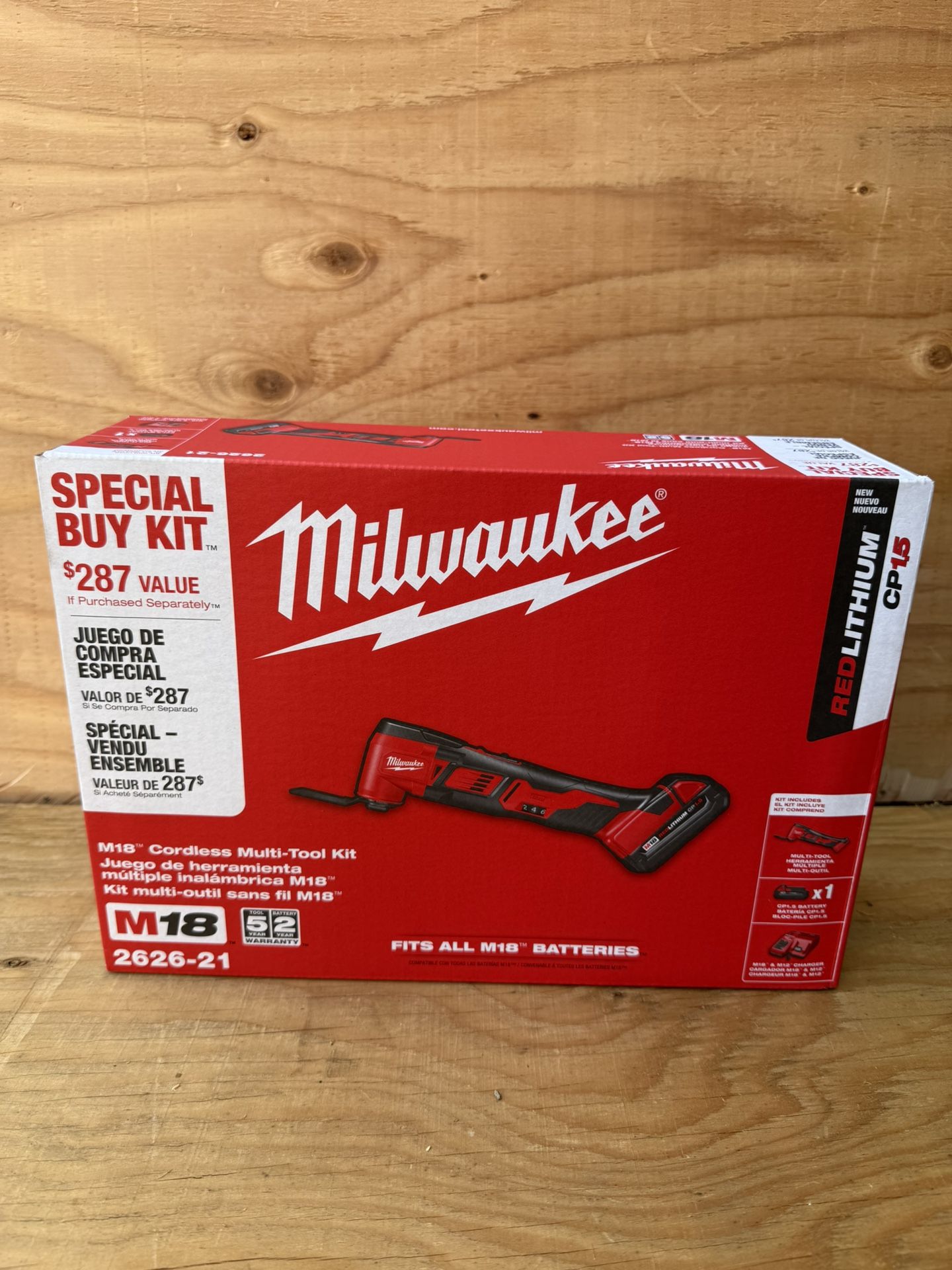 Milwaukee M18 18V Lithium-Ion Cordless Oscillating Multi-Tool Kit with one 1.5 Ah Battery & Charger