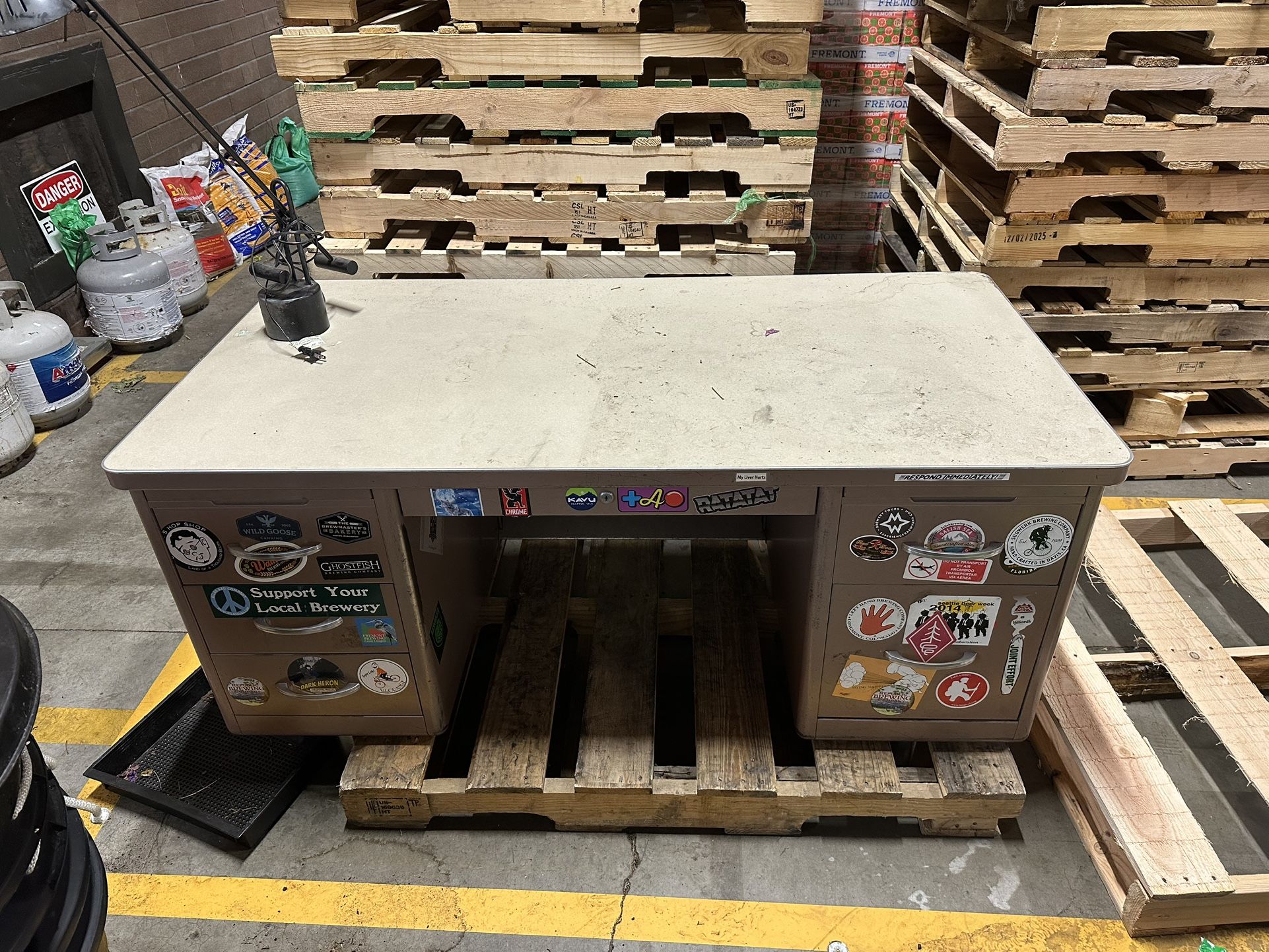 Free Desk