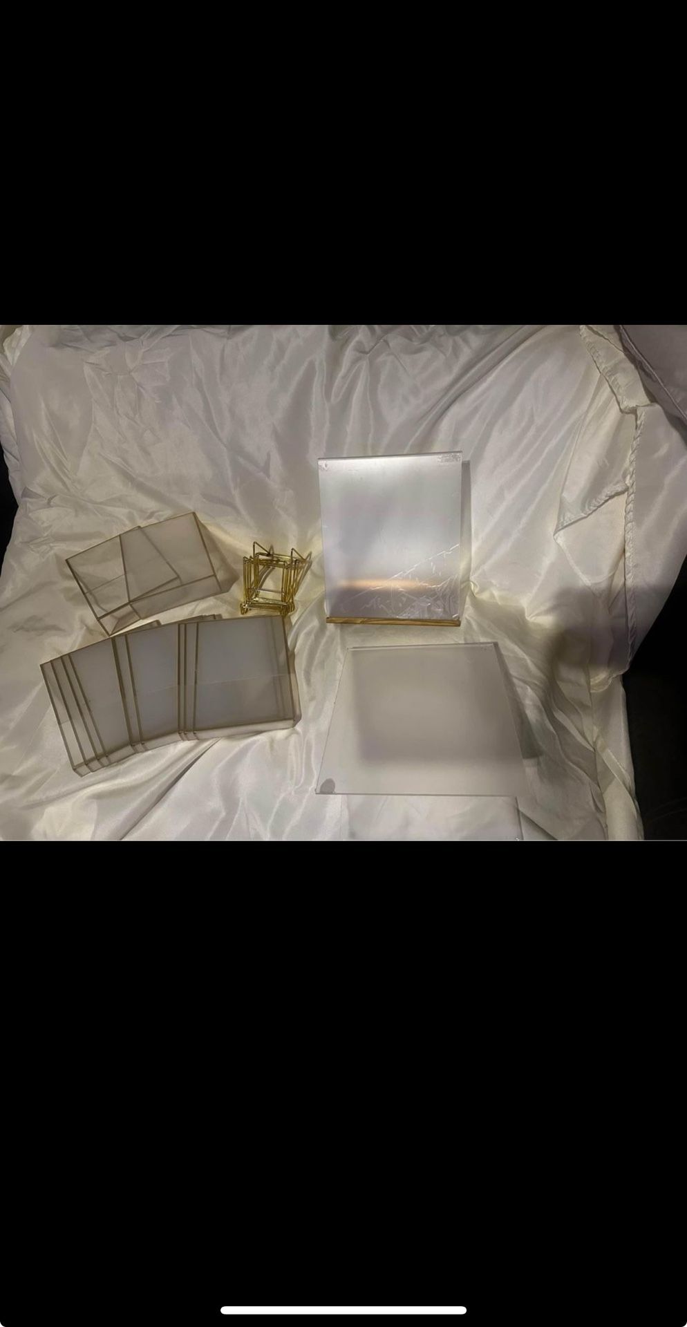 Table number holders, sign holders, and card holders