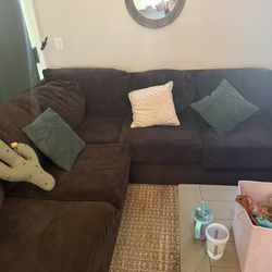 Couch 118x103 In Surprise Off Dysart And Greenway 