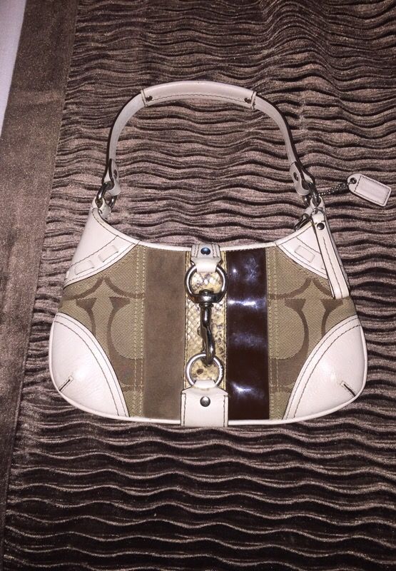 Coach Hampton Style # F06K-10287 Hobo Bag l