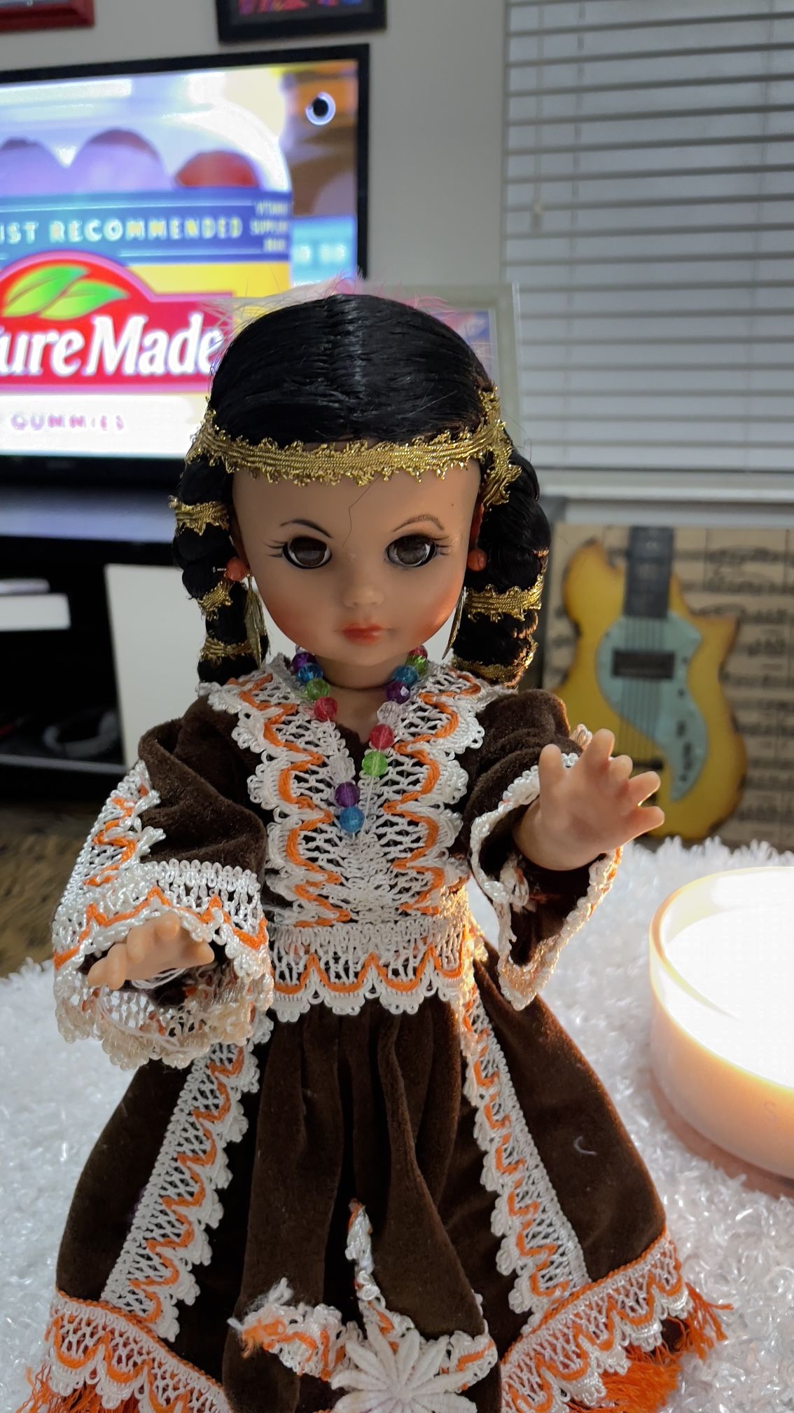 Beautiful Vintage Indian Girl Doll 12-3/4 Inch Tall. Excellent condition