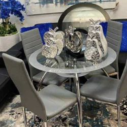 Brand new Dining sets in box// Home delivery available 🚚🏠 Finance available. ‼️LOWEST PRICES‼️