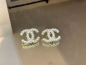 Chanel CC stud earrings