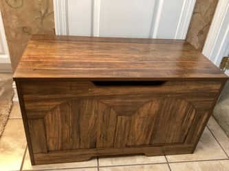 Wooden Storage Chest with Lift-Top Lid 32x18x16