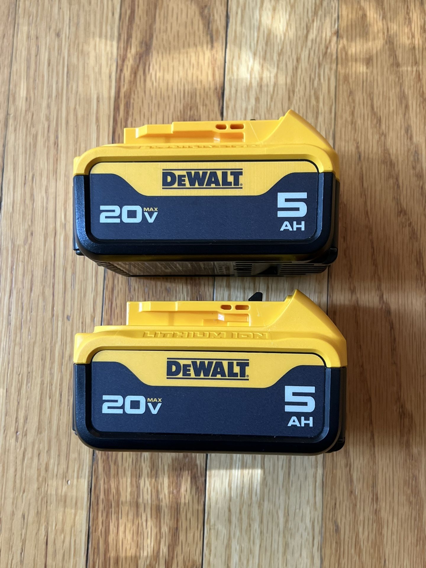 *NEW* Dewalt 20V 5.0Ah Batteries (2-pack)