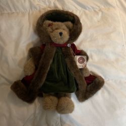 Vintage 14” Boyd’s Bear Mrs Northstar