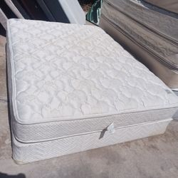 Queen Serta Mattress And Box Spring