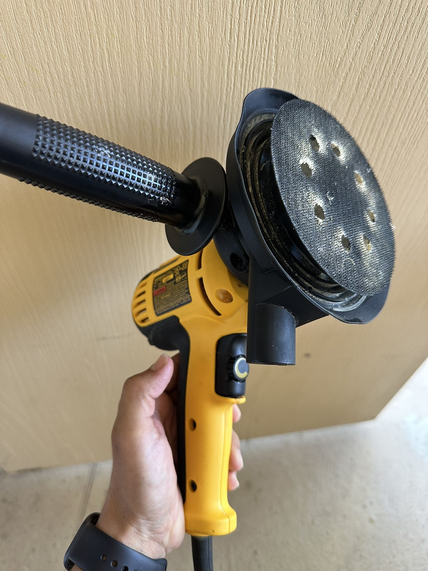 DEWALT Rotary Sander, Variable Speed, Dust Shroud, 5-Inch (DWE6401DS ...