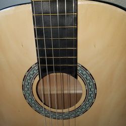 6 String Acoustic Guitar Excellent Cond & Tone

