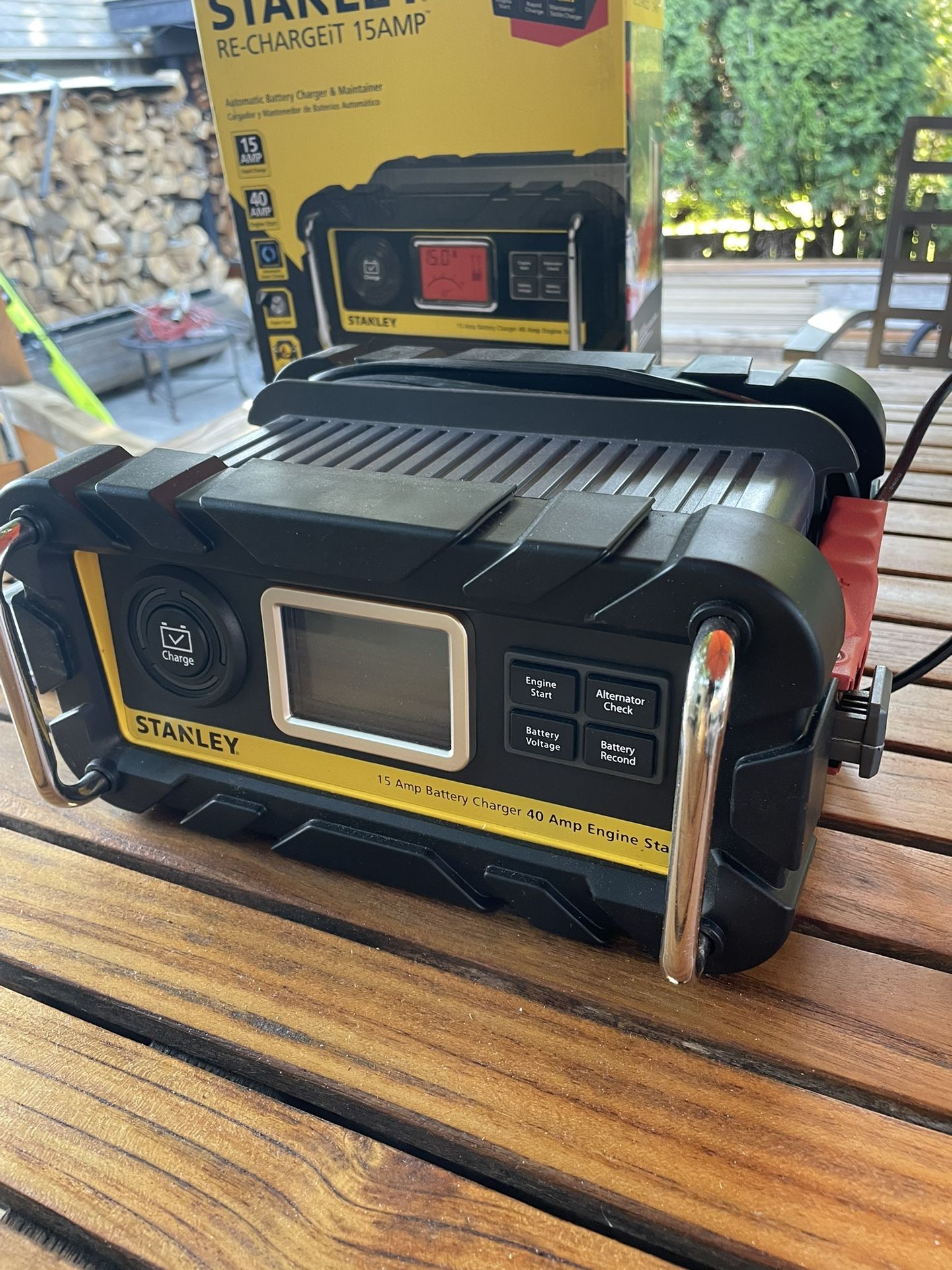 STANLEY ReCharge it BC15BS Fully Automatic 15 A 12V Battery Charger/Maintainer 