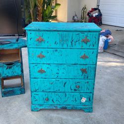 Dresser .