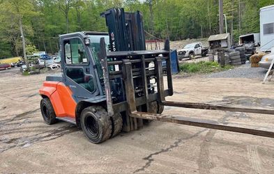 2018 Toyota 8FD70U Forklift 
