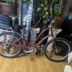 Bicicleta Medida 26 Eléctrica Buenas Condiciones Corre 25 Millas Por Hora 6velocidades De Pedal $300 OBO