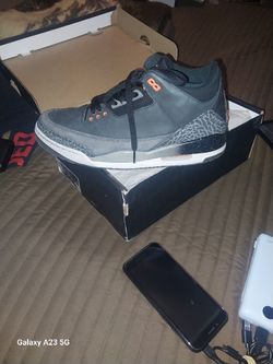 Air Jordan's 3 Retro (Lucky Shorts) Size 11.5