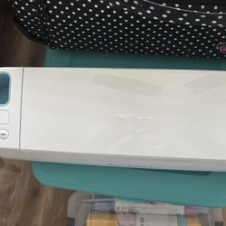Cricut Explore Air with Lot of Supplies