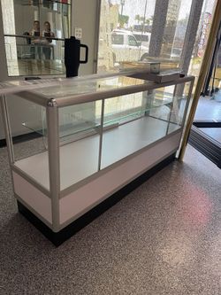 Glass shoe case