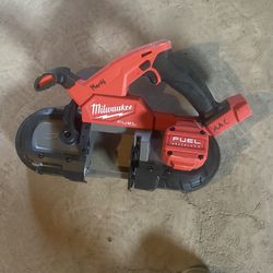 Milwaukee Bandsaw