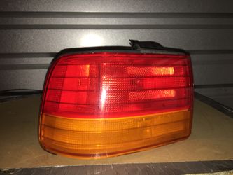 92-93 Honda Accord Driver side Rear Taillight